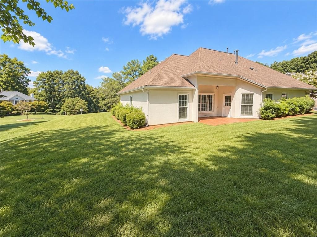 3 bedroom, 2 bathroom, 2,685 sq ft single family residence for sale at 1090 Swan Mill Court, Suwanee, GA 30024 — photo 5