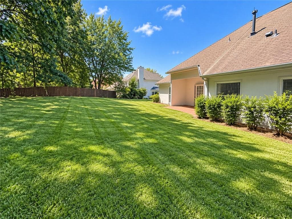 3 bedroom, 2 bathroom, 2,685 sq ft single family residence for sale at 1090 Swan Mill Court, Suwanee, GA 30024 — photo 7