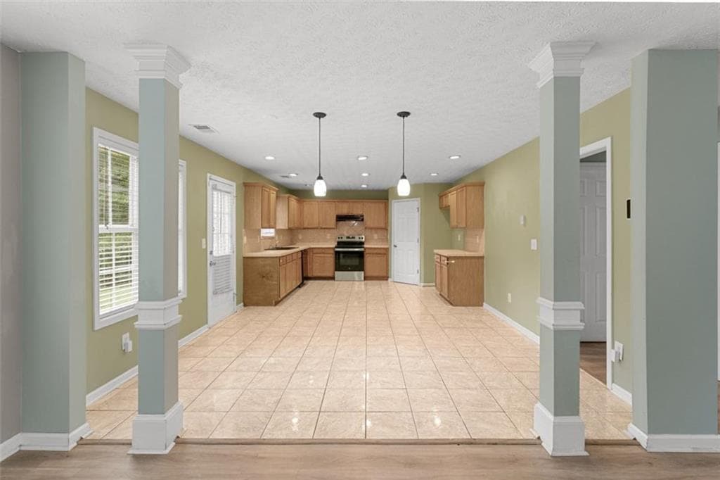 5 bedroom, 3 bathroom, 3,553 sq ft single family residence for sale at 125 Ethan Moor, Jonesboro, GA 30238 — photo 10