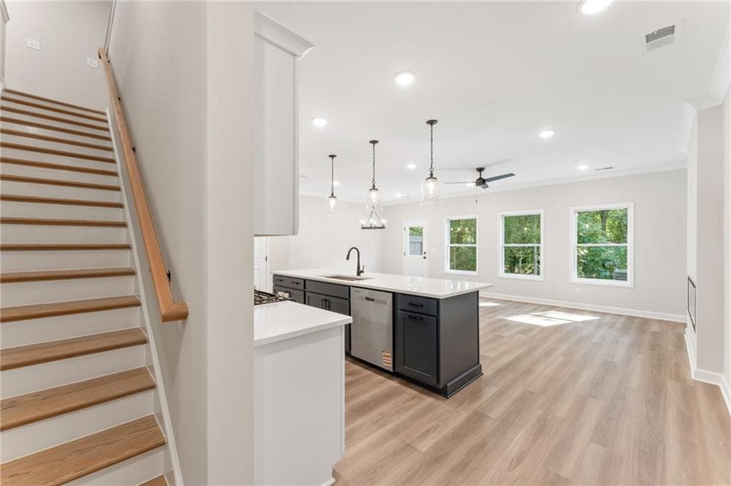 3 bedroom, 3 bathroom, 1,805 sq ft townhouse for sale at 690 Sunstone Lane, Lawrenceville, GA 30043 — photo 8