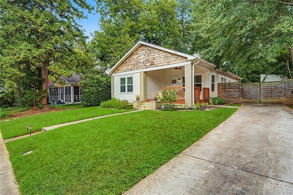 3 bedroom, 2 bathroom, 1,126 sq ft single family residence for sale at 1783 Dorsey Avenue, Atlanta, GA 30344 — photo 2