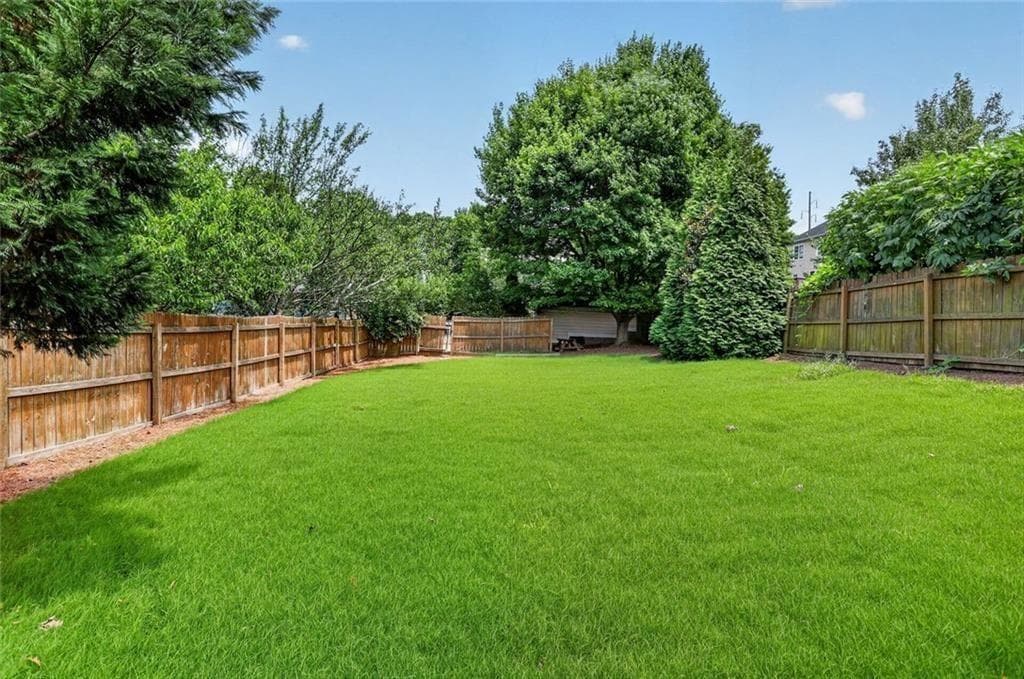 3 bedroom, 3 bathroom, 2,032 sq ft single family residence for sale at 865 SE Fraser Street, Atlanta, GA 30315 — photo 7