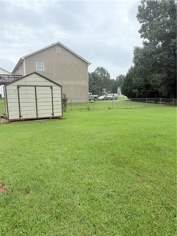 5 bedroom, 2 bathroom, 2,075 sq ft single family residence for sale at 6853 New Dale Road, Rex, GA 30273 — photo 4