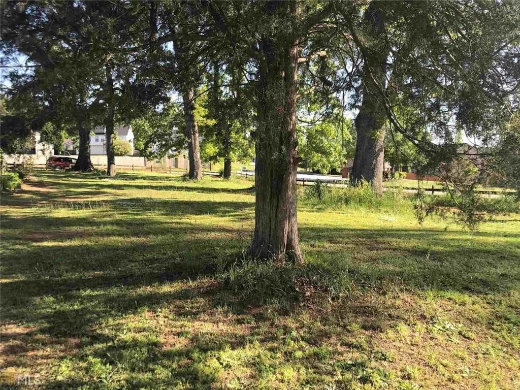 5 bedroom, 2 bathroom, 2,075 sq ft single family residence for sale at 6853 New Dale Road, Rex, GA 30273 — photo 5