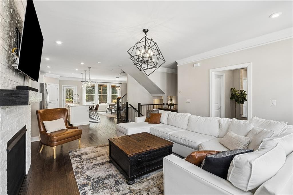 4 bedroom, 4 bathroom, 2,407 sq ft townhouse under contract at 1339 Rosen Road, Atlanta, GA 30319 — photo 7