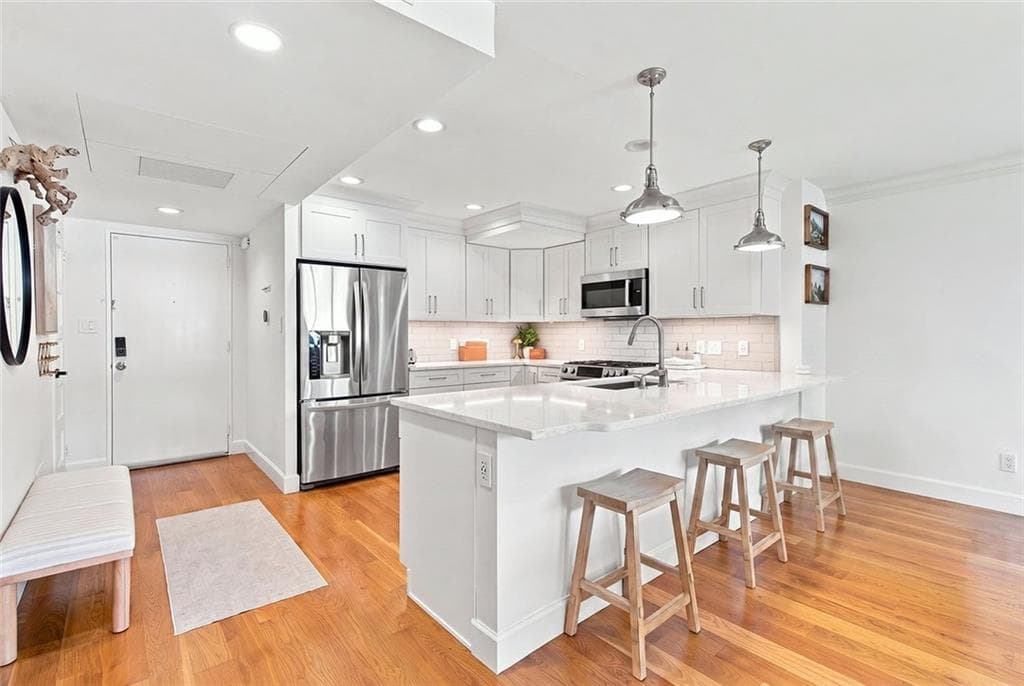 2 bedroom, 2 bathroom, 1,012 sq ft condominium for sale at 2965 Pharr Court South UNIT 416, Atlanta, GA 30305