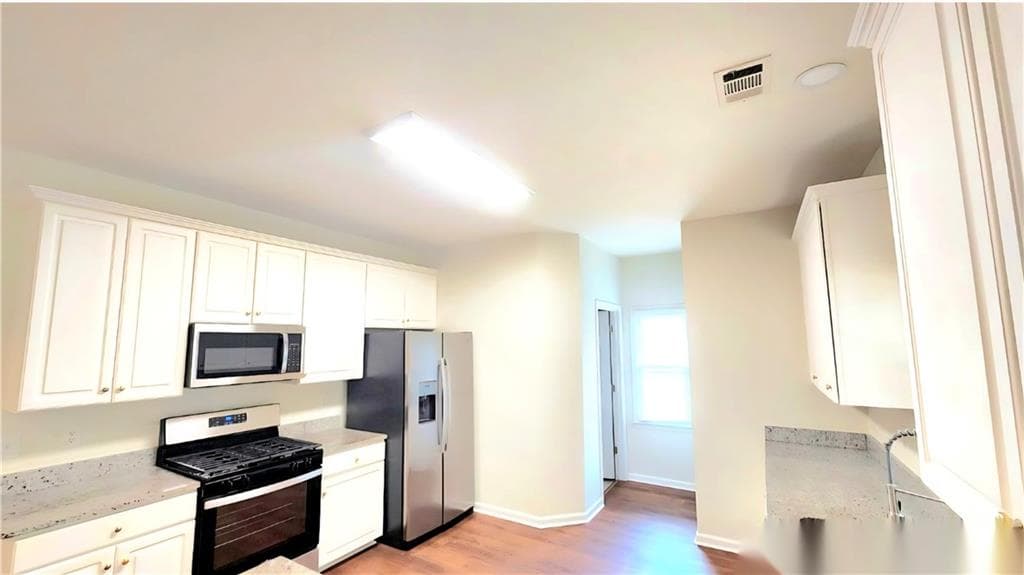 5 bedroom, 3 bathroom, 3,040 sq ft single family residence for rent at 11305 Havenwood Drive, Duluth, GA 30097 for $3,100 a month — photo 4