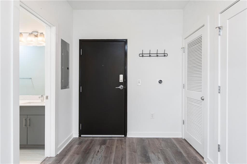 1 bedroom, 1 bathroom, 657 sq ft condominium for sale at 525 Parkway Drive 413, Atlanta, GA 30354 — photo 6