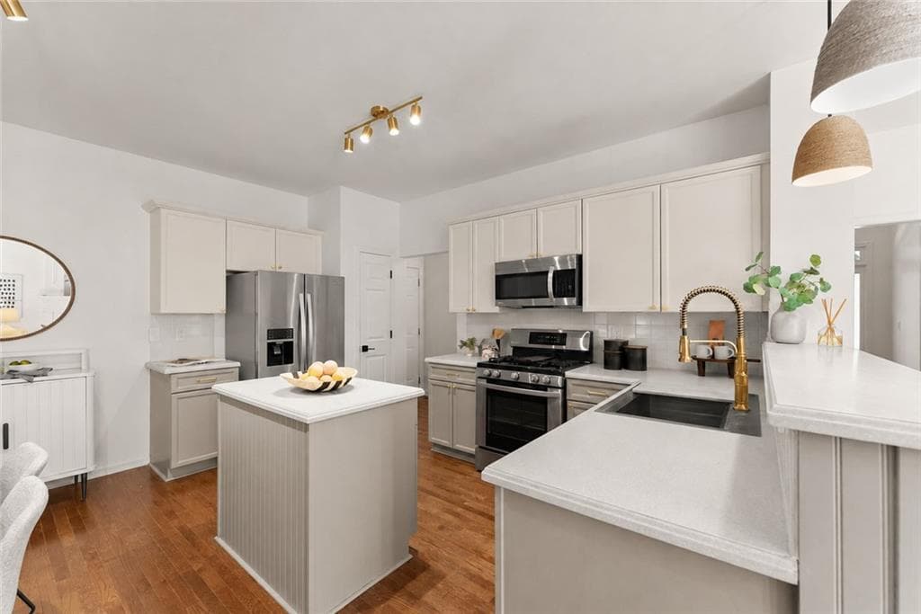 4 bedroom, 4 bathroom, 3,188 sq ft single family residence for sale at 1275 Mountain Ivey Ct, Sugar Hill, GA 30518 — photo 5