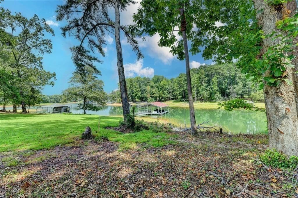 4 bedroom, 2 bathroom, 1,987 sq ft single family residence for sale at 7470 Fields Drive, Cumming, GA 30041 — photo 3