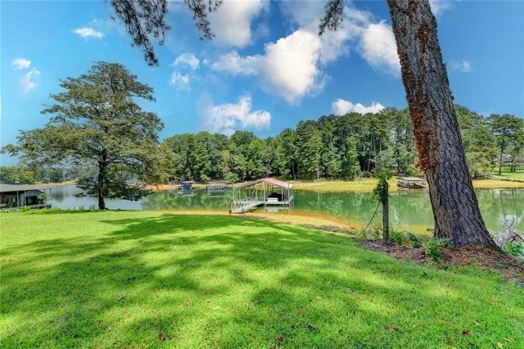 4 bedroom, 2 bathroom, 1,987 sq ft single family residence for sale at 7470 Fields Drive, Cumming, GA 30041 — photo 4