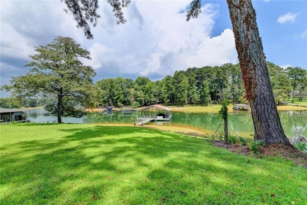 4 bedroom, 2 bathroom, 1,987 sq ft single family residence for sale at 7470 Fields Drive, Cumming, GA 30041 — photo 7