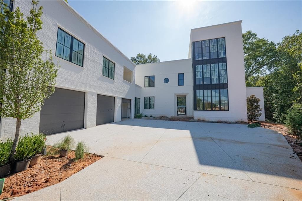 5 bedroom, 8 bathroom, 5,929 sq ft single family residence for sale at 140 Reed Way, Fayetteville, GA 30214 — photo 2