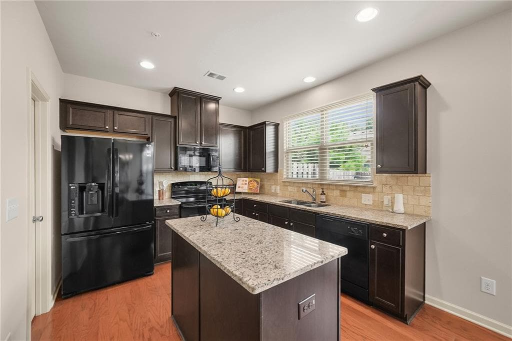 3 bedroom, 3 bathroom, 1,974 sq ft townhouse for sale at 6595 Story Circle, Norcross, GA 30093 — photo 6