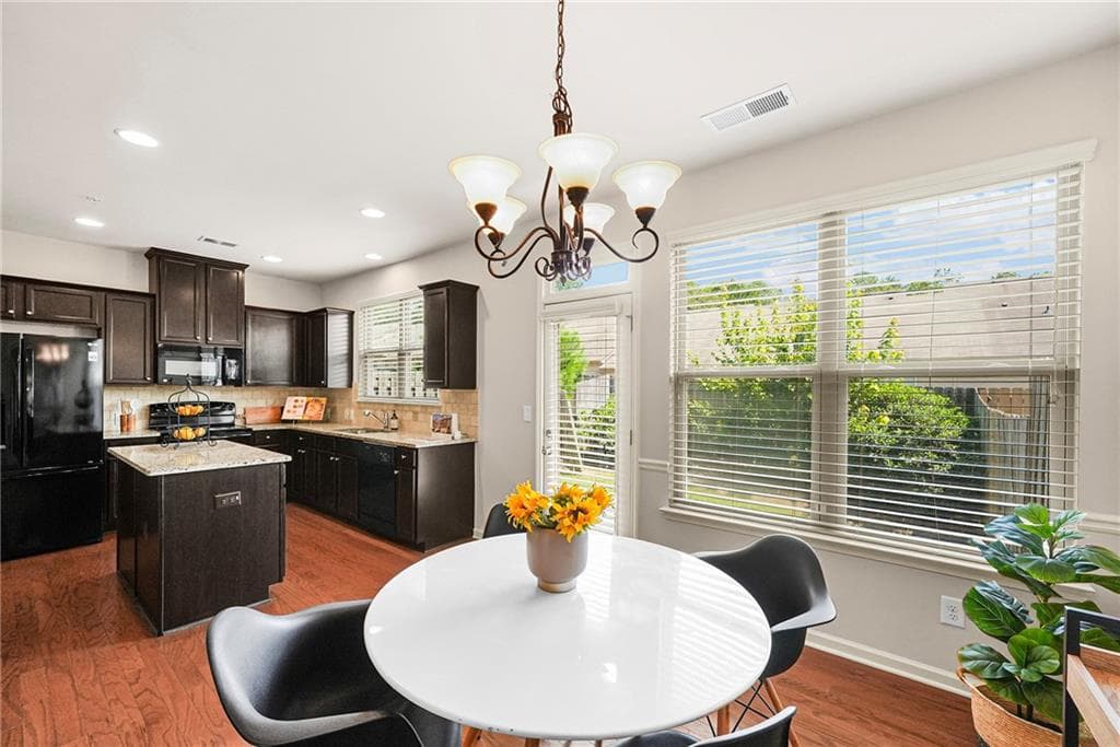 3 bedroom, 3 bathroom, 1,974 sq ft townhouse for sale at 6595 Story Circle, Norcross, GA 30093 — photo 9