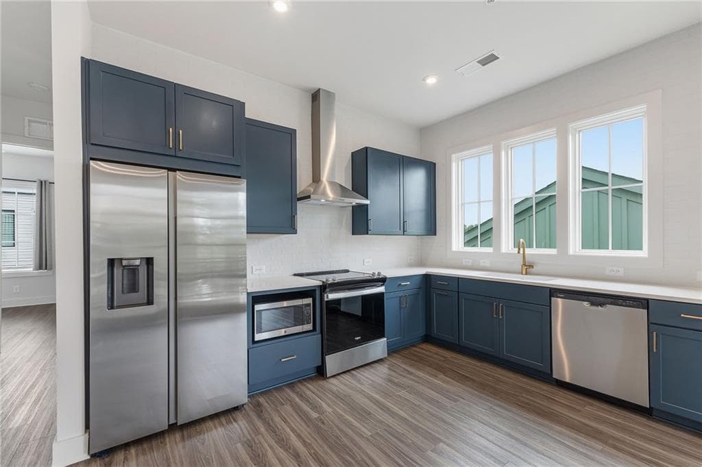 2 bedroom, 2 bathroom, 921 sq ft condominium for sale at 1290 Longreen Terrace NW 2, Atlanta, GA 30318 — photo 3