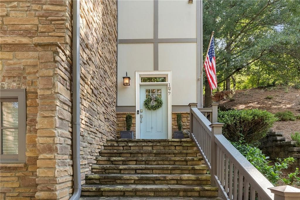 3 bedroom, 4 bathroom, 2,076 sq ft townhouse for sale at 1677 Duncan Drive, Atlanta, GA 30318 — photo 3