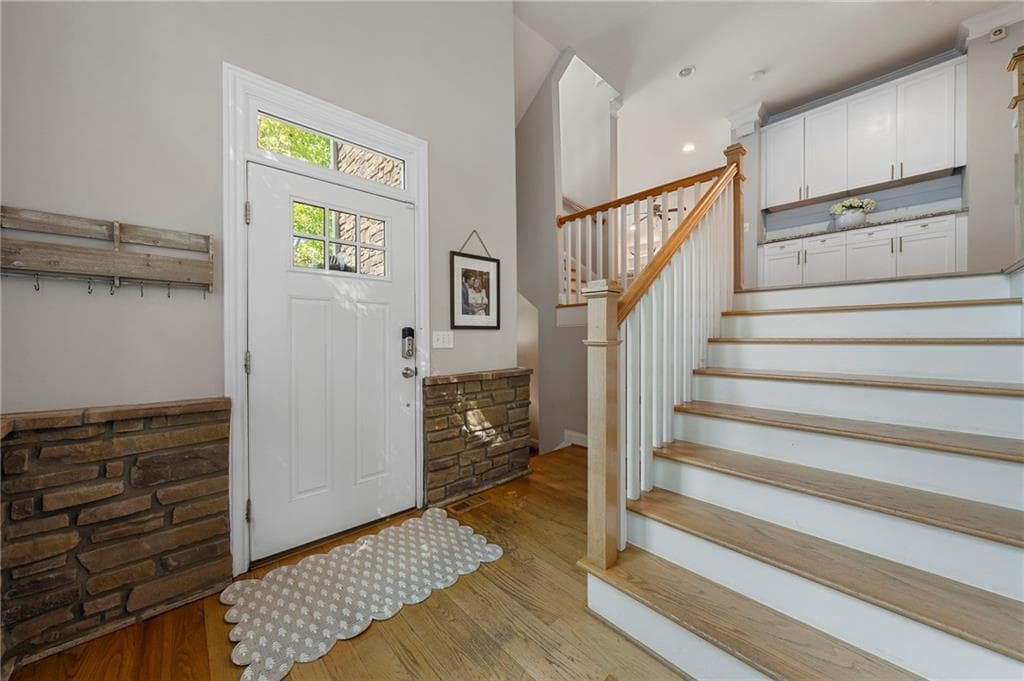3 bedroom, 4 bathroom, 2,076 sq ft townhouse for sale at 1677 Duncan Drive, Atlanta, GA 30318 — photo 4