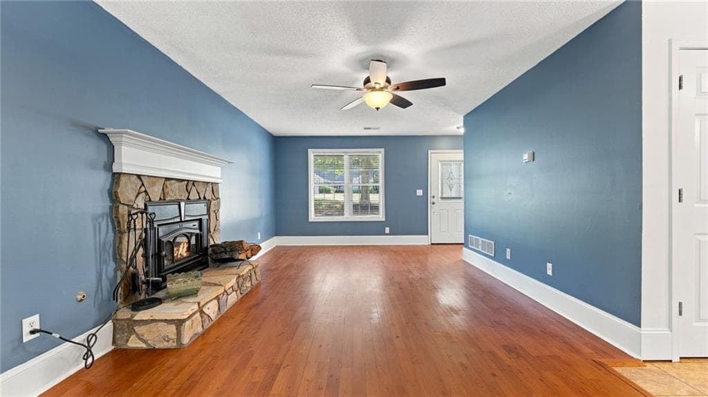 4 bedroom, 3 bathroom, 1,698 sq ft single family residence for sale at 32 Maddox Road, Acworth, GA 30102 — photo 6