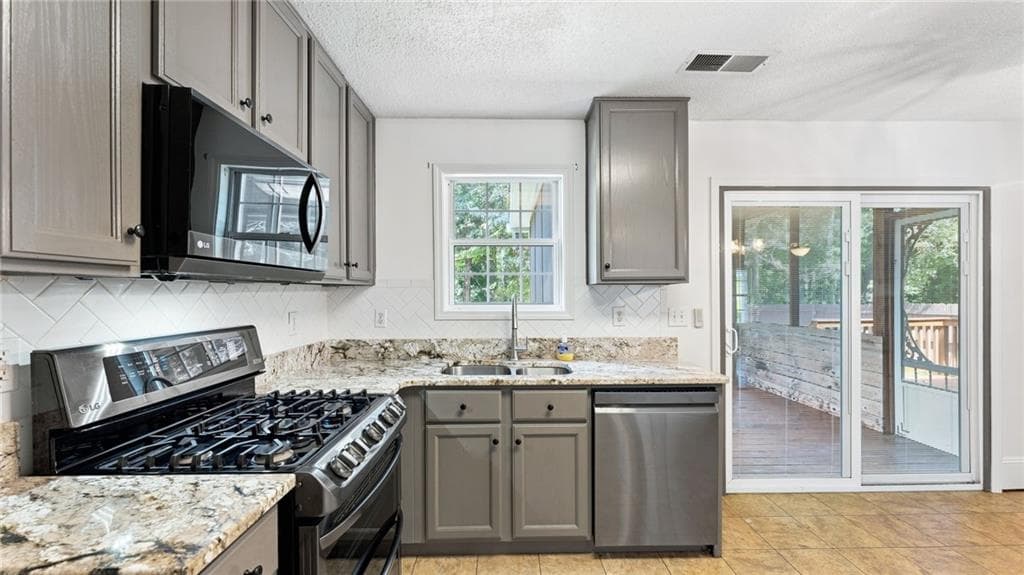 4 bedroom, 3 bathroom, 1,698 sq ft single family residence for sale at 32 Maddox Road, Acworth, GA 30102 — photo 8