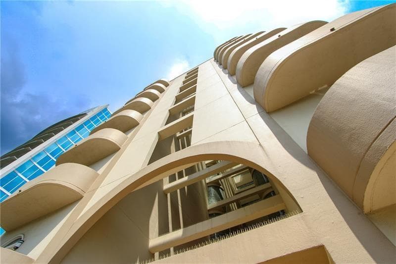 1 bedroom, 1 bathroom, 854 sq ft condominium for sale at 2161 Peachtree Road 708, Atlanta, GA 30309 — photo 2