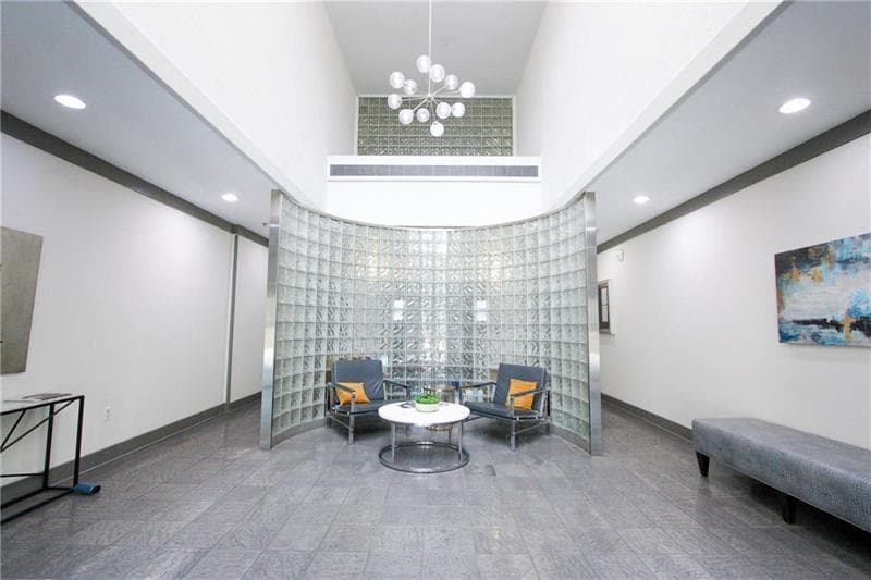 1 bedroom, 1 bathroom, 854 sq ft condominium for sale at 2161 Peachtree Road 708, Atlanta, GA 30309 — photo 4