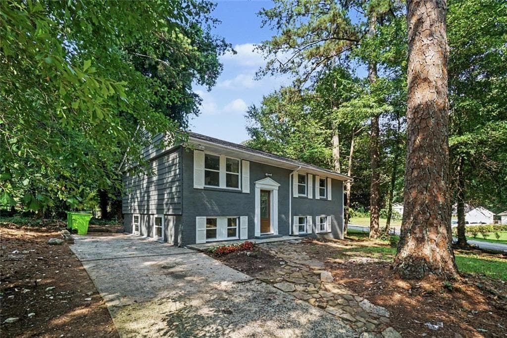 5 bedroom, 2 bathroom, 1,950 sq ft single family residence for sale at 4123 Pilgrim Place, Austell, GA 30106 — photo 3