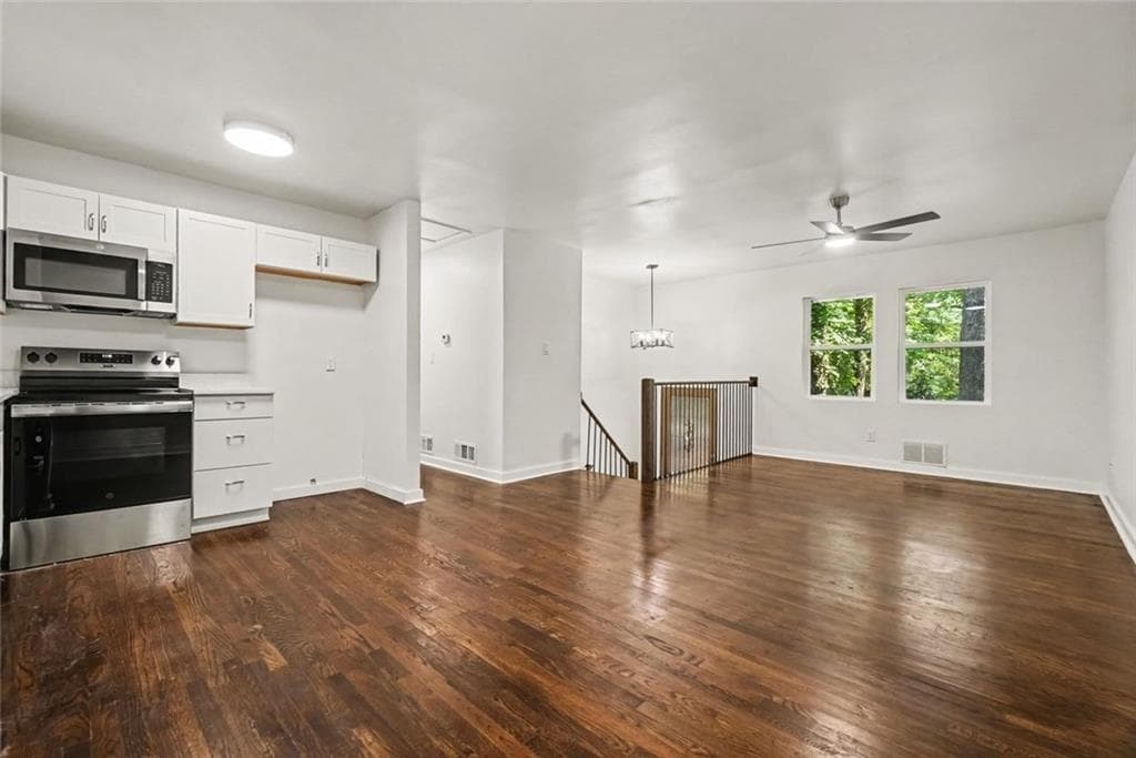 5 bedroom, 2 bathroom, 1,950 sq ft single family residence for sale at 4123 Pilgrim Place, Austell, GA 30106 — photo 10