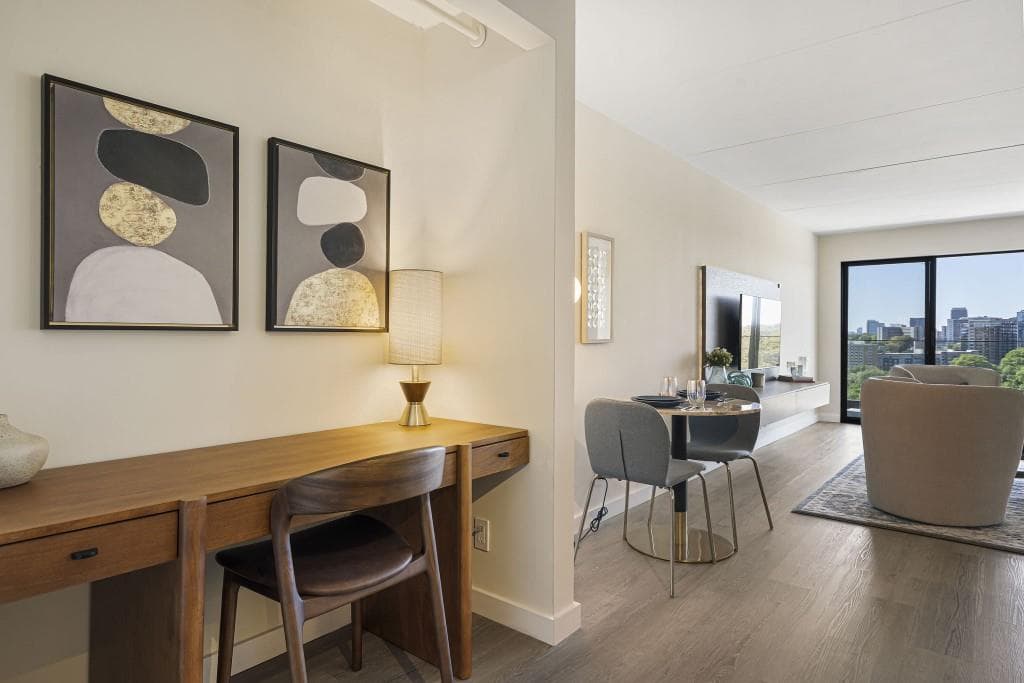1 bedroom, 1 bathroom, 814 sq ft condominium for sale at 2460 Peachtree Road 301, Atlanta, GA 30305 — photo 3