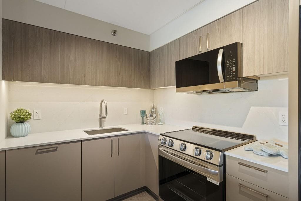 1 bedroom, 1 bathroom, 814 sq ft condominium for sale at 2460 Peachtree Road 301, Atlanta, GA 30305 — photo 6