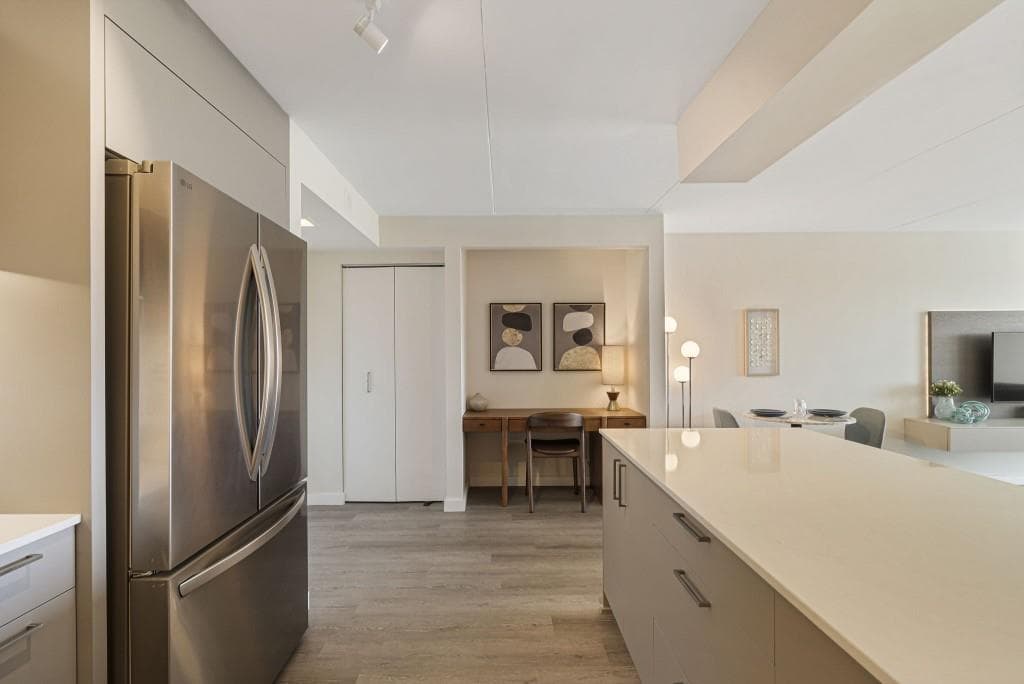 1 bedroom, 1 bathroom, 814 sq ft condominium for sale at 2460 Peachtree Road 301, Atlanta, GA 30305 — photo 7