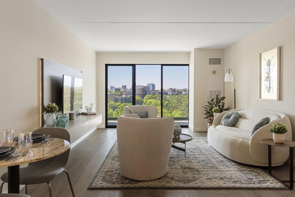 1 bedroom, 1 bathroom, 814 sq ft condominium for sale at 2460 Peachtree Road 301, Atlanta, GA 30305 — photo 9