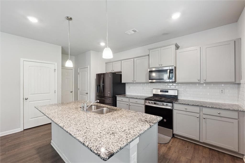 4 bedroom, 3 bathroom, 2,452 sq ft single family residence for sale at 3604 Wartrace Drive, Atlanta, GA 30331 — photo 2