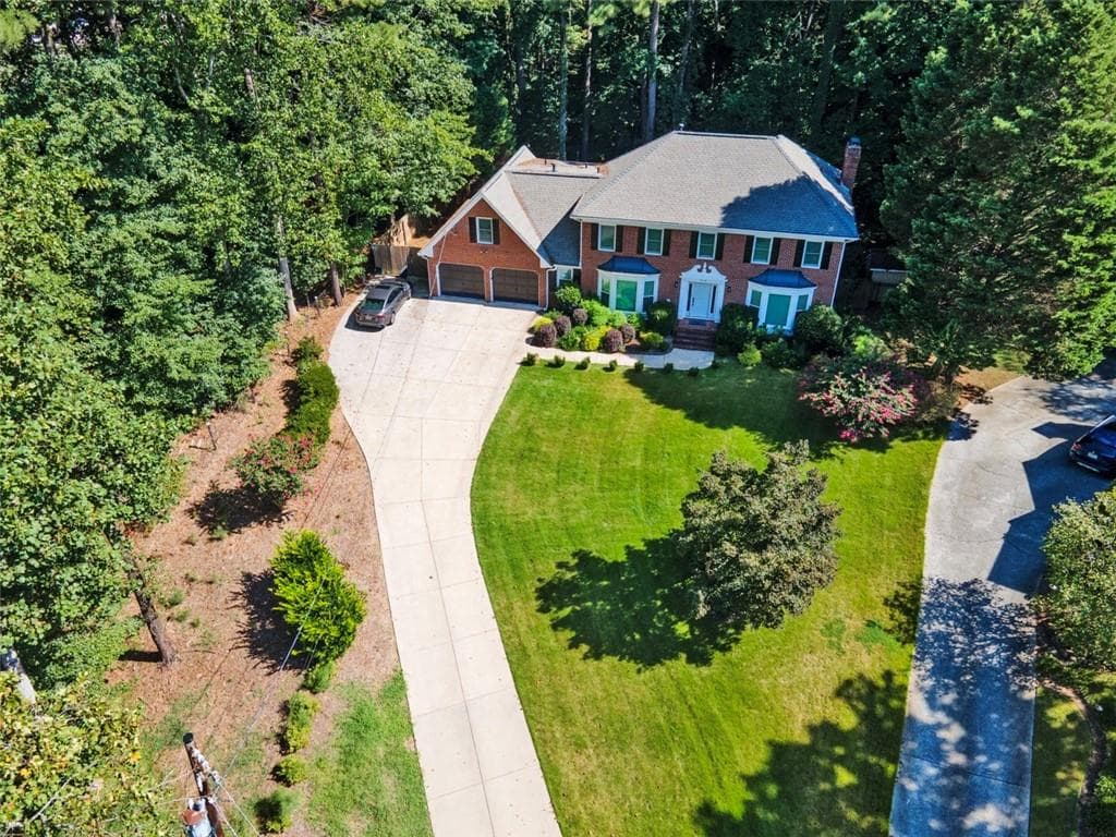 4 bedroom, 6 bathroom, 2,882 sq ft single family residence for sale at 415 Spindle Court, Sandy Springs, GA 30350 — photo 2