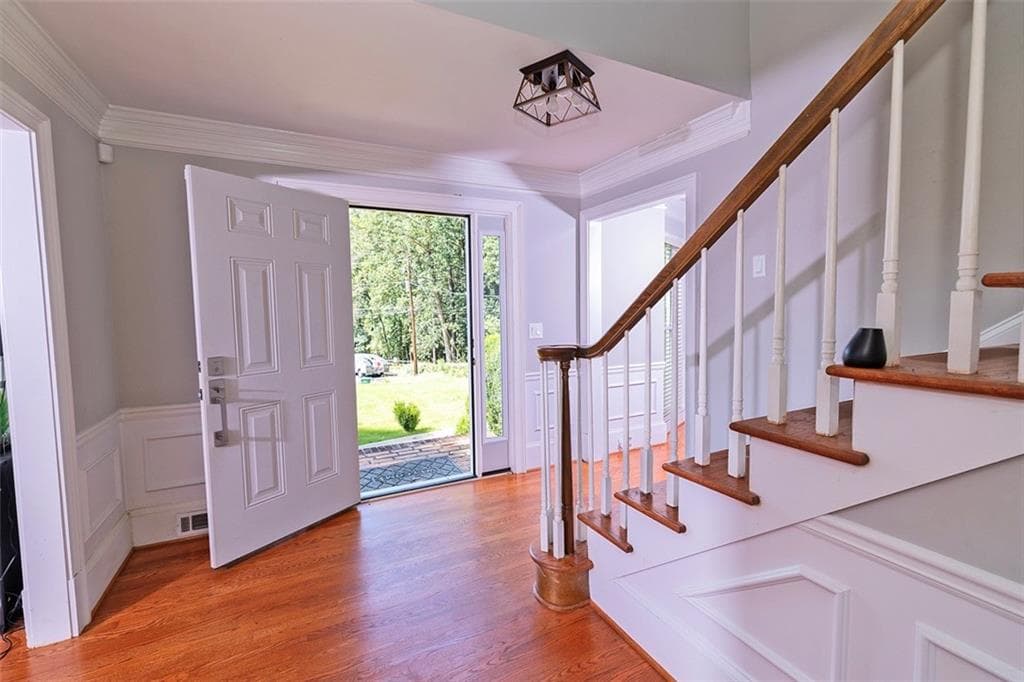 4 bedroom, 6 bathroom, 2,882 sq ft single family residence for sale at 415 Spindle Court, Sandy Springs, GA 30350 — photo 4
