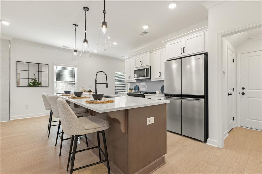 3 bedroom, 3 bathroom, 1,805 sq ft townhouse for sale at 692 Sunstone Lane, Lawrenceville, GA 30043 — photo 4