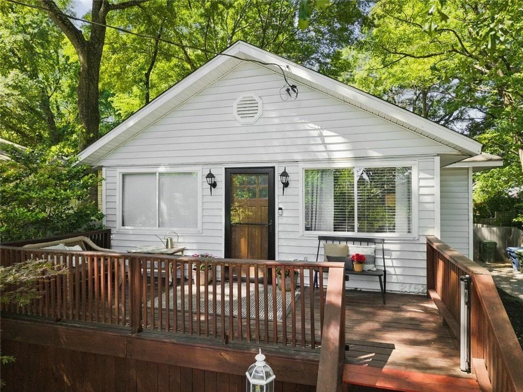 2 bedroom, 2 bathroom, 1,474 sq ft single family residence for sale at 2152 Forrest Place, Atlanta, GA 30318