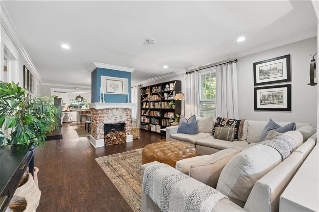 2 bedroom, 2 bathroom, 1,474 sq ft single family residence for sale at 2152 Forrest Place, Atlanta, GA 30318 — photo 6