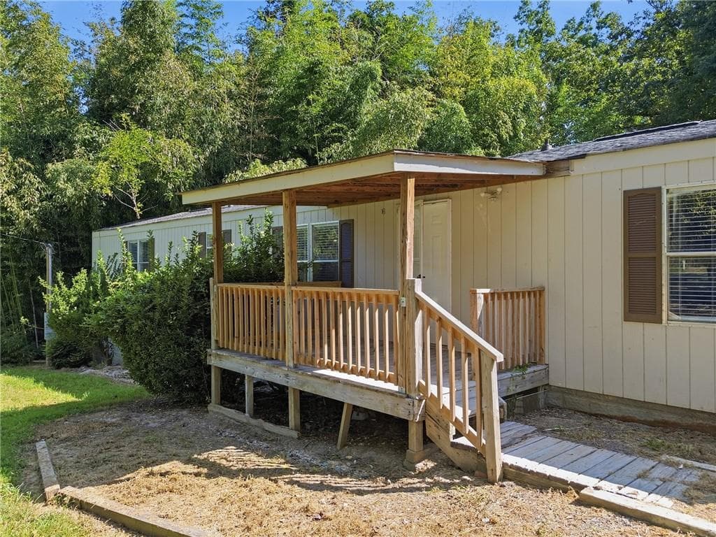 2 bedroom, 2 bathroom, 900 sq ft single family residence under contract at 5425 Lawson Robinson Road, Gainesville, GA 30506 — photo 8
