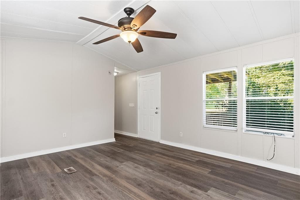 2 bedroom, 2 bathroom, 900 sq ft single family residence under contract at 5425 Lawson Robinson Road, Gainesville, GA 30506 — photo 9
