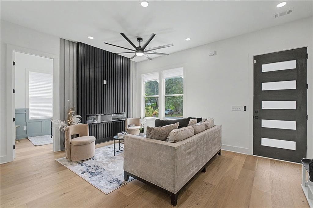 3 bedroom, 2 bathroom, 1,600 sq ft single family residence for sale at 1409 Mims Street, Atlanta, GA 30314 — photo 5
