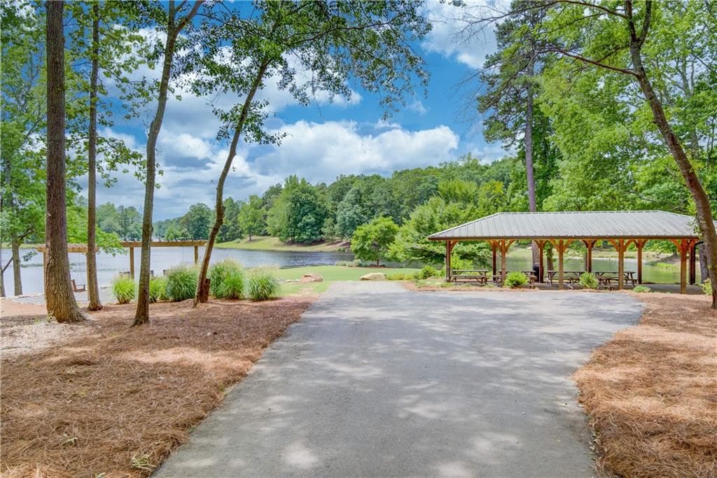 4 bedroom, 3 bathroom, 2,224 sq ft single family residence for sale at 464 Michigan Circle, Hoschton, GA 30548 — photo 2