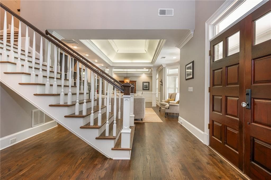 6 bedroom, 7 bathroom, 7,043 sq ft single family residence for sale at 1025 Stonegate Court, Roswell, GA 30075 — photo 6