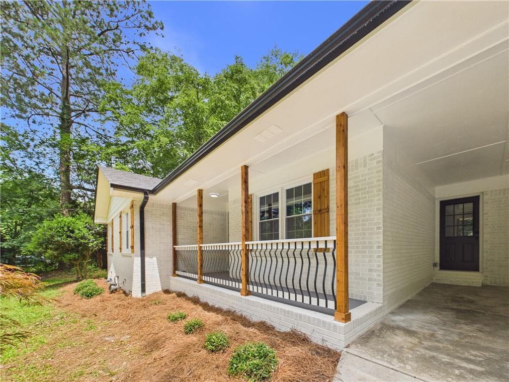 3 bedroom, 3 bathroom, 1,419 sq ft single family residence for sale at 3784 Braswell Circle, Austell, GA 30106 — photo 2
