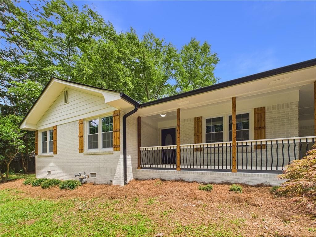 3 bedroom, 3 bathroom, 1,419 sq ft single family residence for sale at 3784 Braswell Circle, Austell, GA 30106 — photo 3