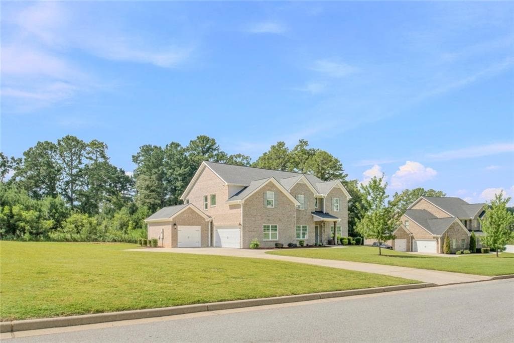 5 bedroom, 3 bathroom, 3,374 sq ft single family residence for sale at 120 Ilene Drive, Fayetteville, GA 30214 — photo 3