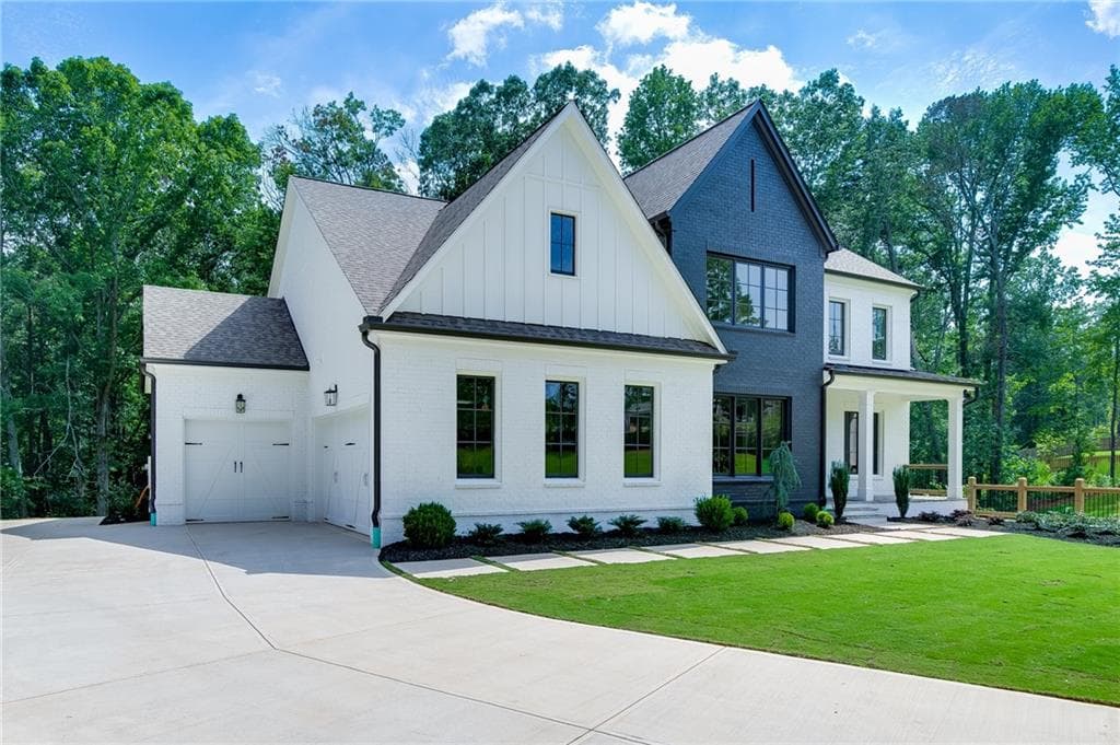 4 bedroom, 4 bathroom, 3,976 sq ft single family residence for sale at 2975 N Bogan Road, Buford, GA 30519 — photo 2
