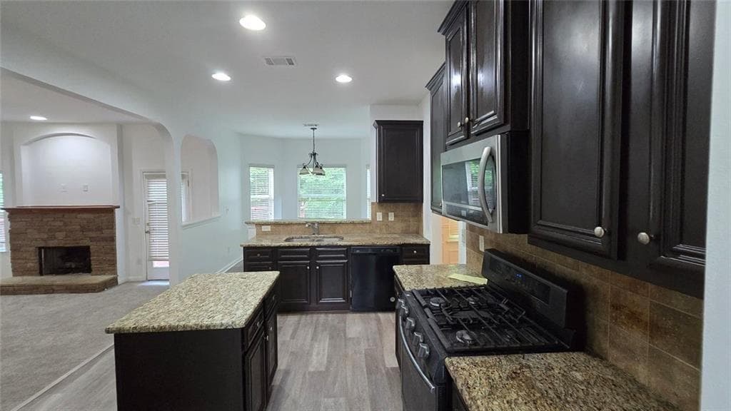 4 bedroom, 3 bathroom, 2,762 sq ft single family residence for sale at 60 Torero, Newnan, GA 30263 — photo 3