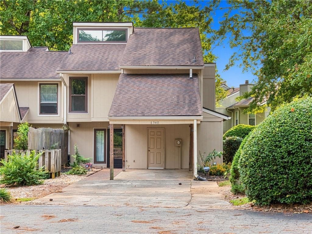 4 bedroom, 3 bathroom, 1,902 sq ft condominium for sale at 6340 Brandywine Trail, Peachtree Corners, GA 30092 — photo 2