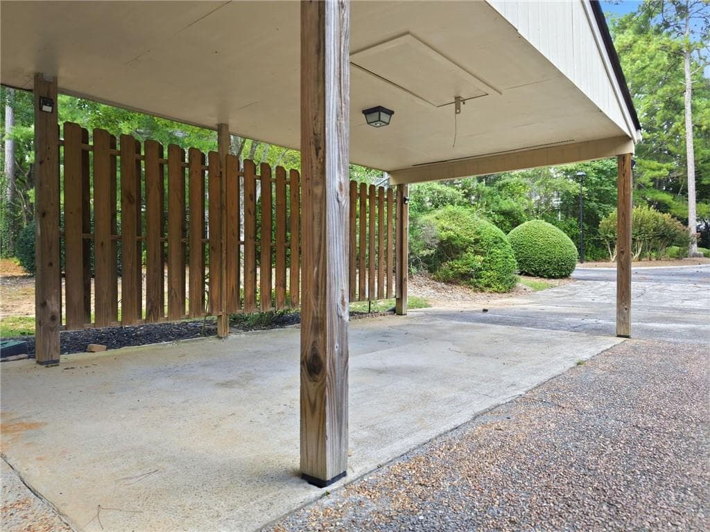 4 bedroom, 3 bathroom, 1,902 sq ft condominium for sale at 6340 Brandywine Trail, Peachtree Corners, GA 30092 — photo 6